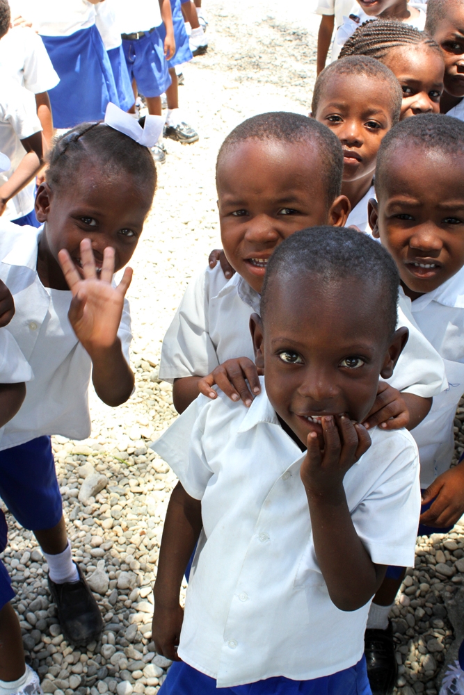 ti-aiyti-school-boys-lined-up_667x1000.jpg