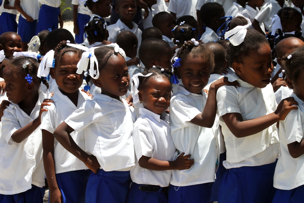 ti-aiyti-school-girls-lined-up-2_1000x667.jpg