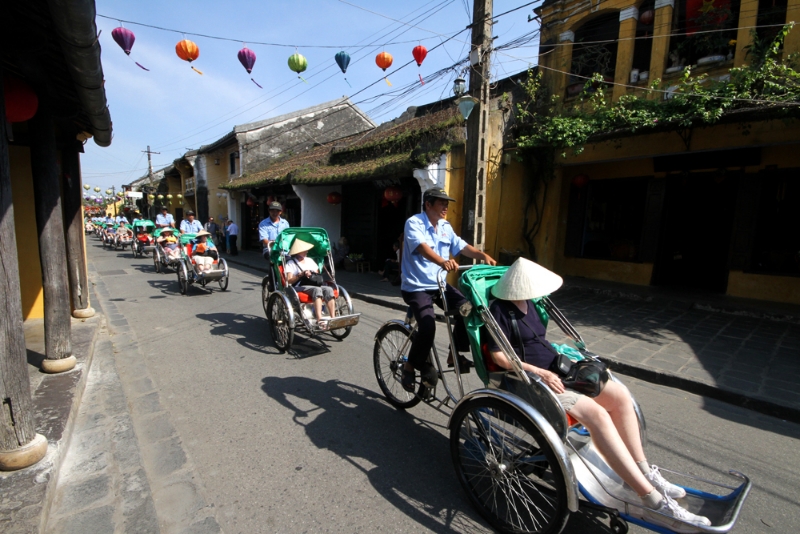 Tourist train